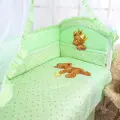 Комплект бортики в кроватку новорожденного для девочки и для мальчика Мишка-Царь (1084 зеленый)