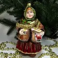 Irena-Co елочная игрушка, стекло Бабушка с кувшином (12,5х8х7см)