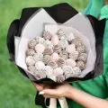 Букет из клубники в белом и молочном шоколаде «Candy», для любимой девушки, мамы, коллеги, сестры, жены, подруги, 24-35 шт