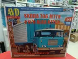 7067 SKODA-706 MTTN с полуприцепом ALKA-N12CH от фирмы AVD в масштабе 1:43 Сборная модель Автомобиля