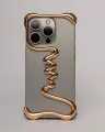 Чехол на iPhone 15 цвет золота металлический волна с защитой камеры и поддержкой беспроводной зарядки